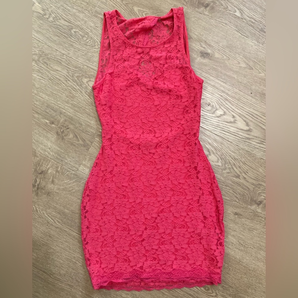 Express Fitted Dress, super cute back!
